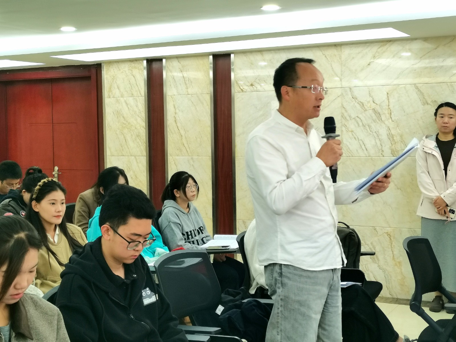 （wAEQＹ配图）地表水环境质量位居全国(44228462)-20251014163249