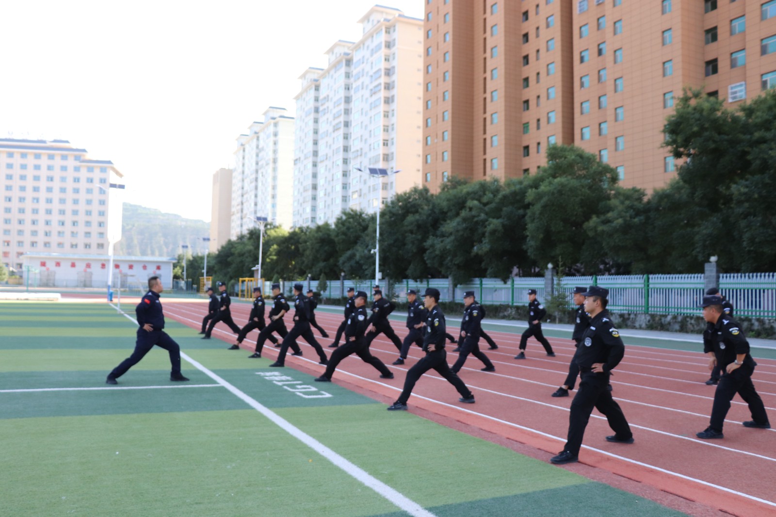 （AqEY图片新闻）陇西公安开展实战大练(44230643)-20251014174921