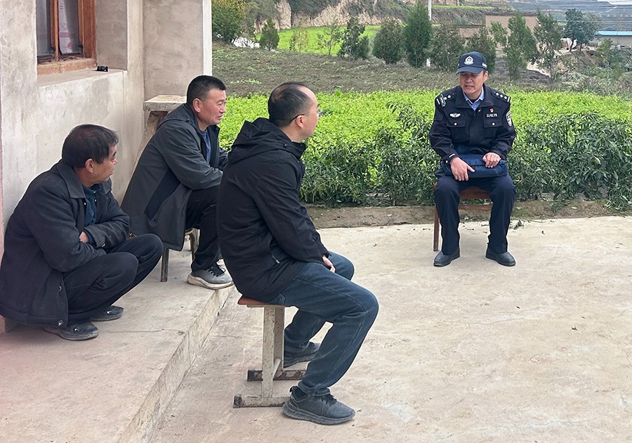 wAq(EY图片新闻)“敲门行动”护平安(44393834)-20251022111110 wAq(EY图片新闻)“敲门行动”护平安(44393834)-20251022111110