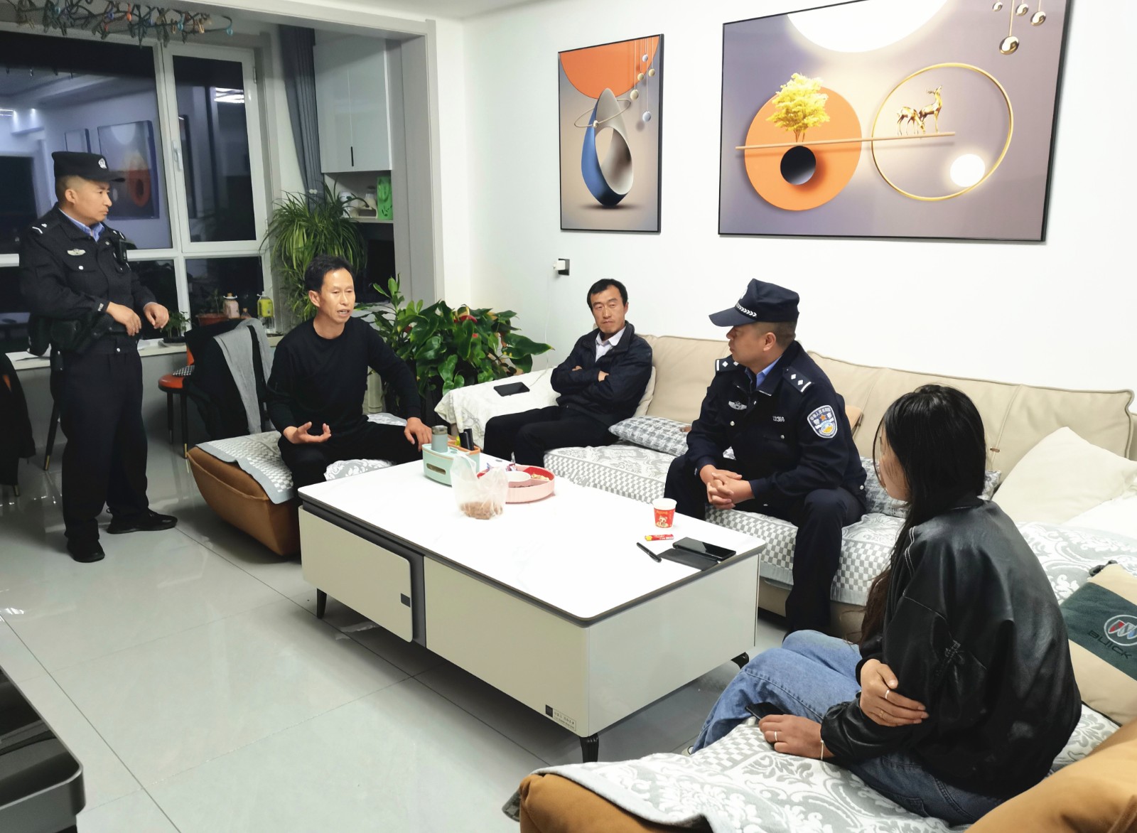 （AqEY，图片新闻）“走”出实效“访”(44387980)-20251022164758