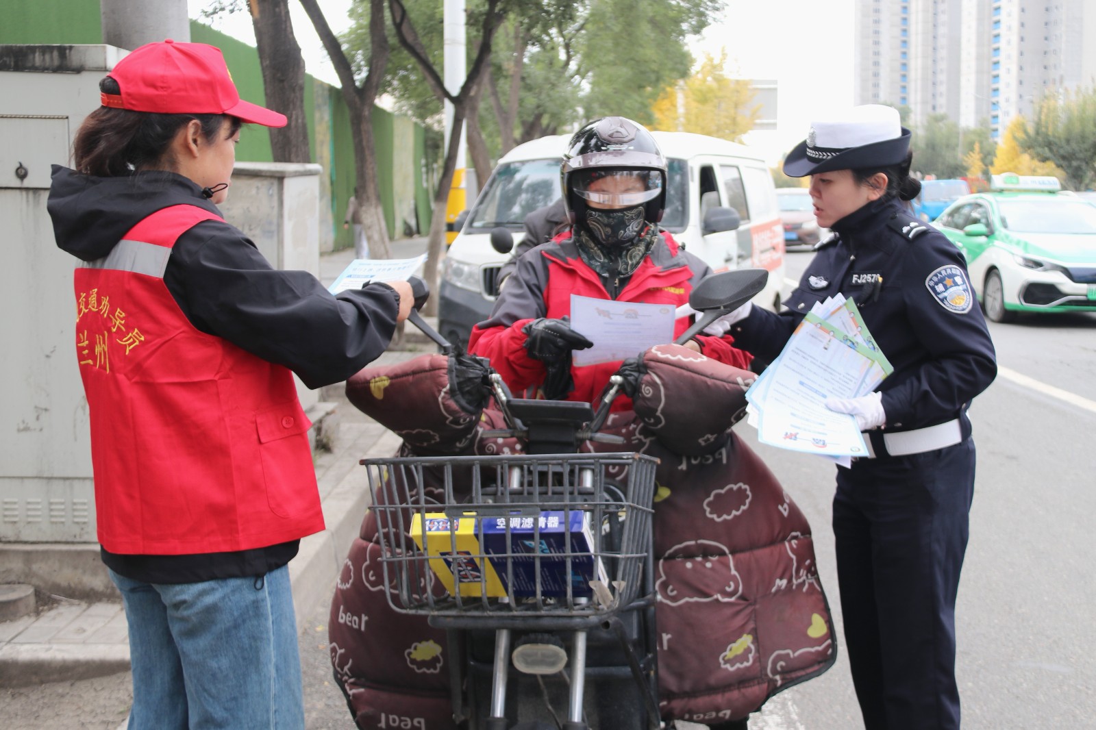 (wAqEY图片新闻)携手文明 共筑平安(44399932)-20251023151132 (wAqEY图片新闻)携手文明 共筑平安(44399932)-20251023151132