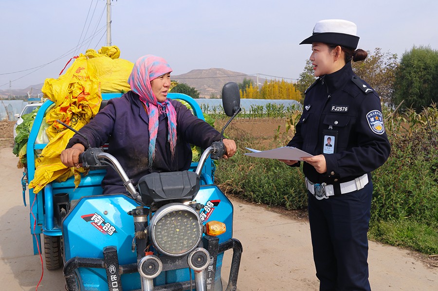 (WAqEY图片新闻)田间地头送平安(44493608)-20251029165301 (WAqEY图片新闻)田间地头送平安(44493608)-20251029165301