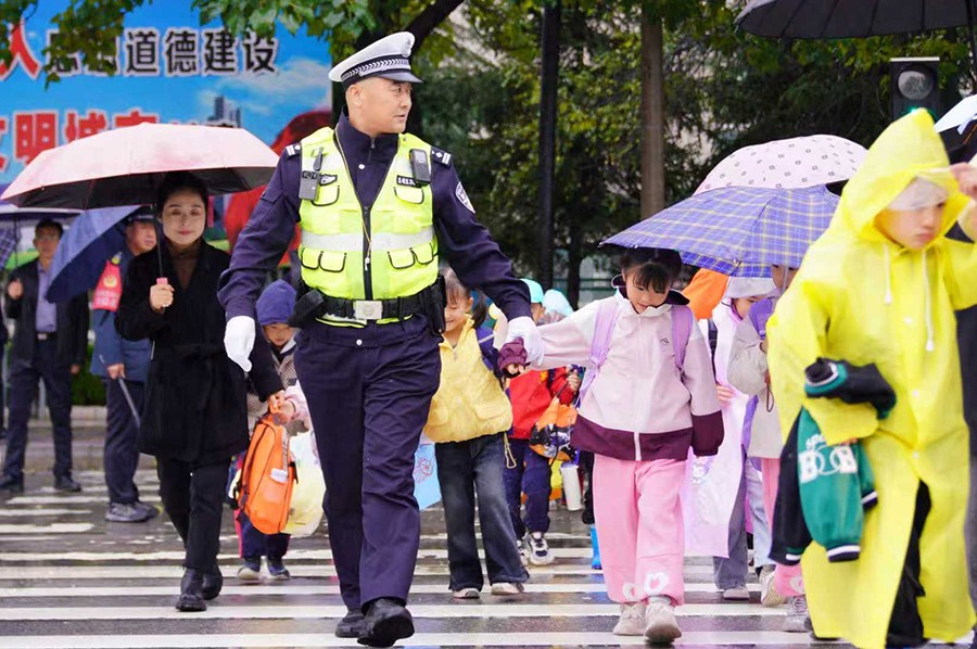 （qEＹ配图2）决胜收官“十四五” 陇原(44533611)-20251029175523