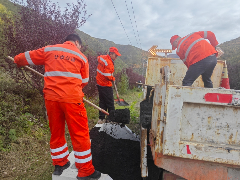未雨绸缪织密冬季保畅安全网