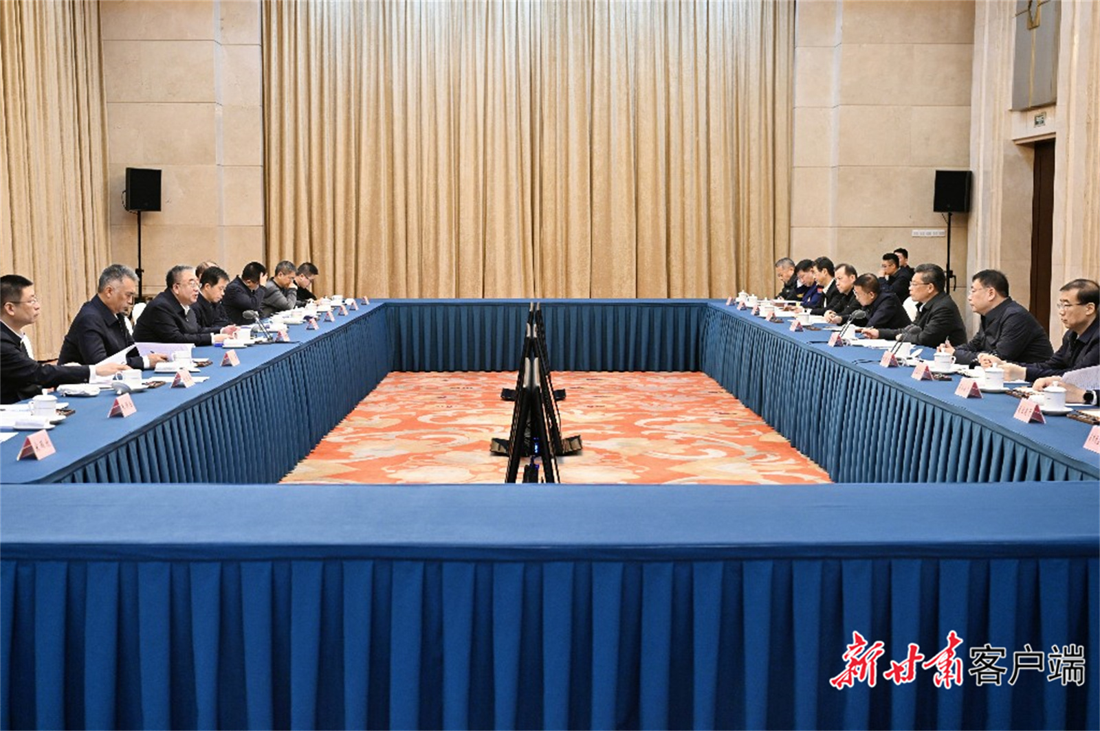 中央安全生产考核巡查第八组与甘肃省座谈会在兰州举行