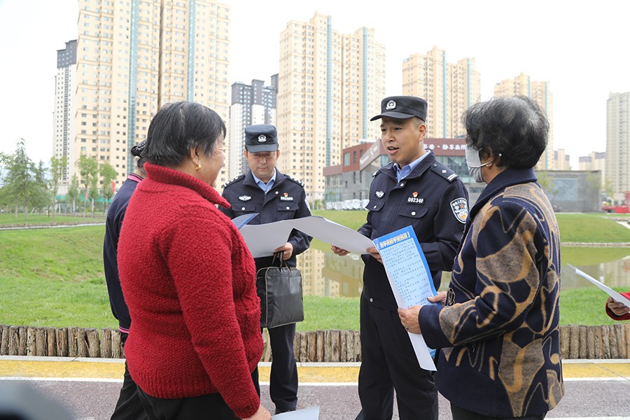 全国敬老爱老助老模范人物王发强：忠诚守平安 孝心传大爱